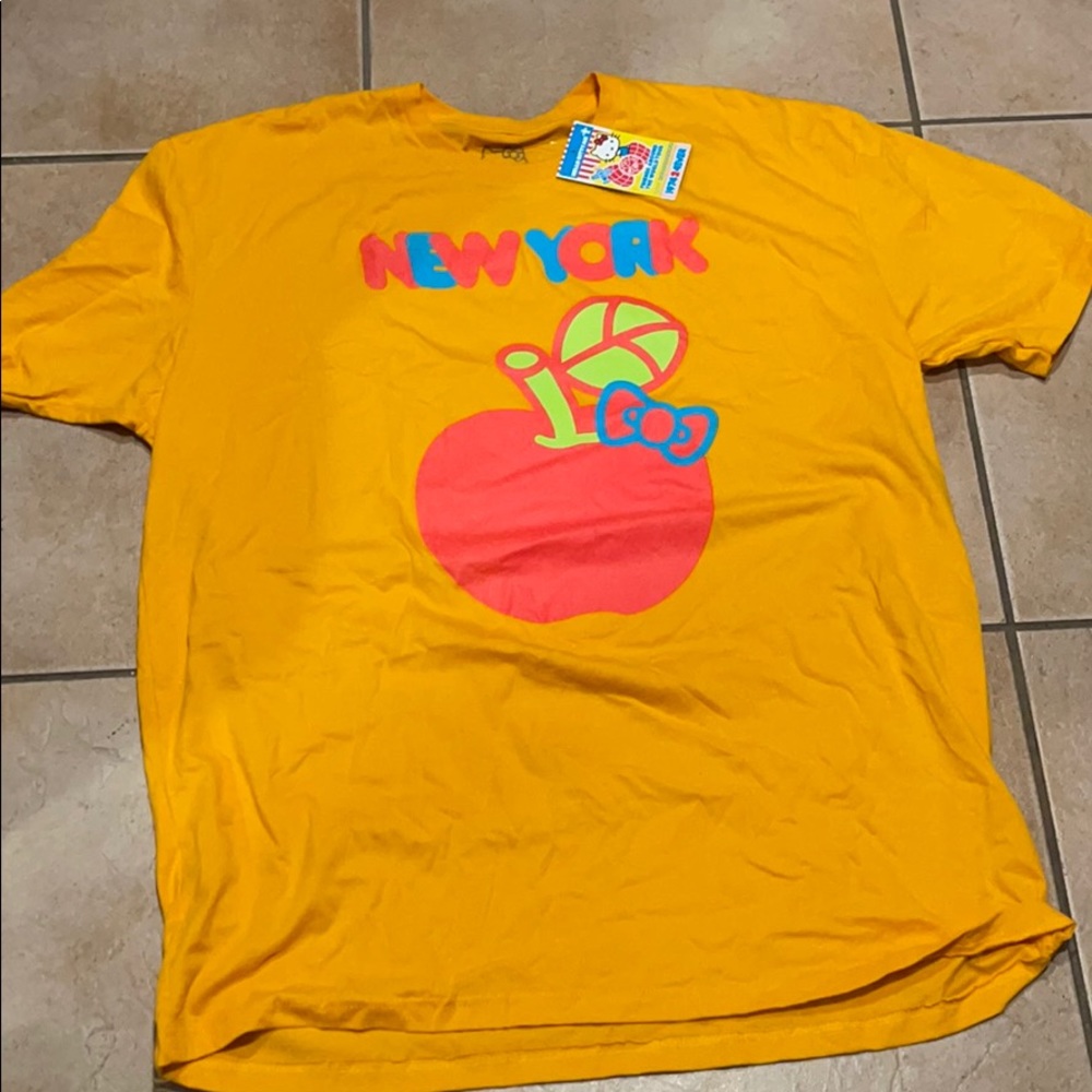 BNWT Hello Kitty friends around the world t-shirt